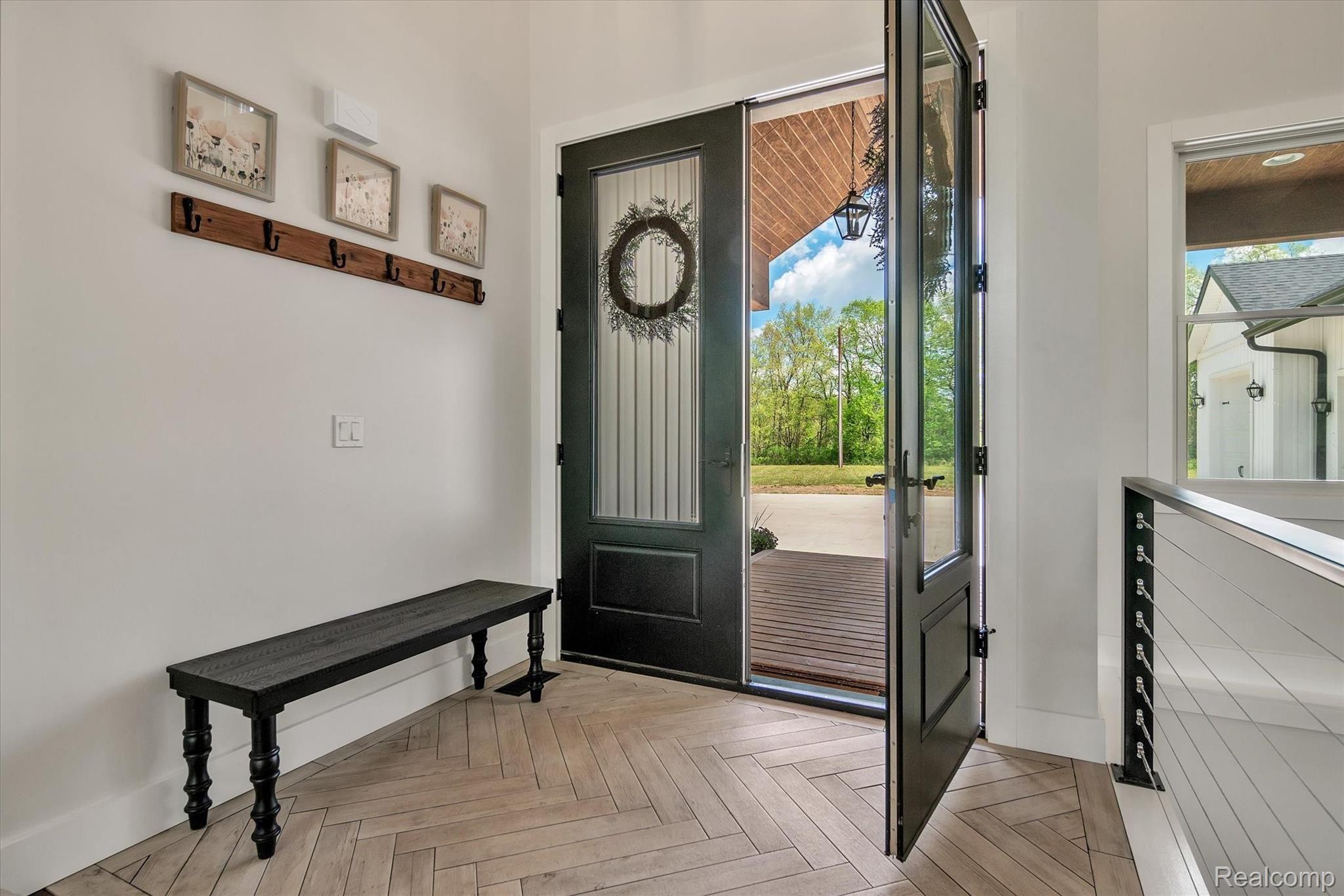 6100 Hartland Road Fenton, MI 48430 - Photo 5 of 67 Front entry into home
