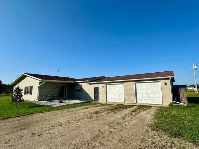 $209,900 | 30997 340th Avenue, Roseau, MN 56751