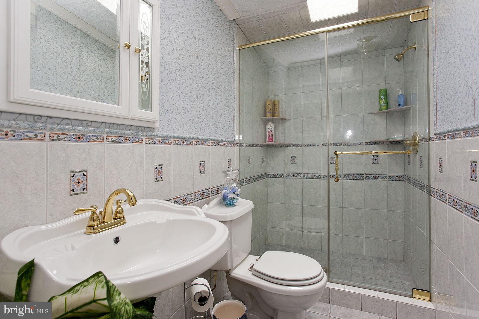 13072 Old Stillhouse Road Boston, VA 22713 - Photo 20 of 30 Bath
