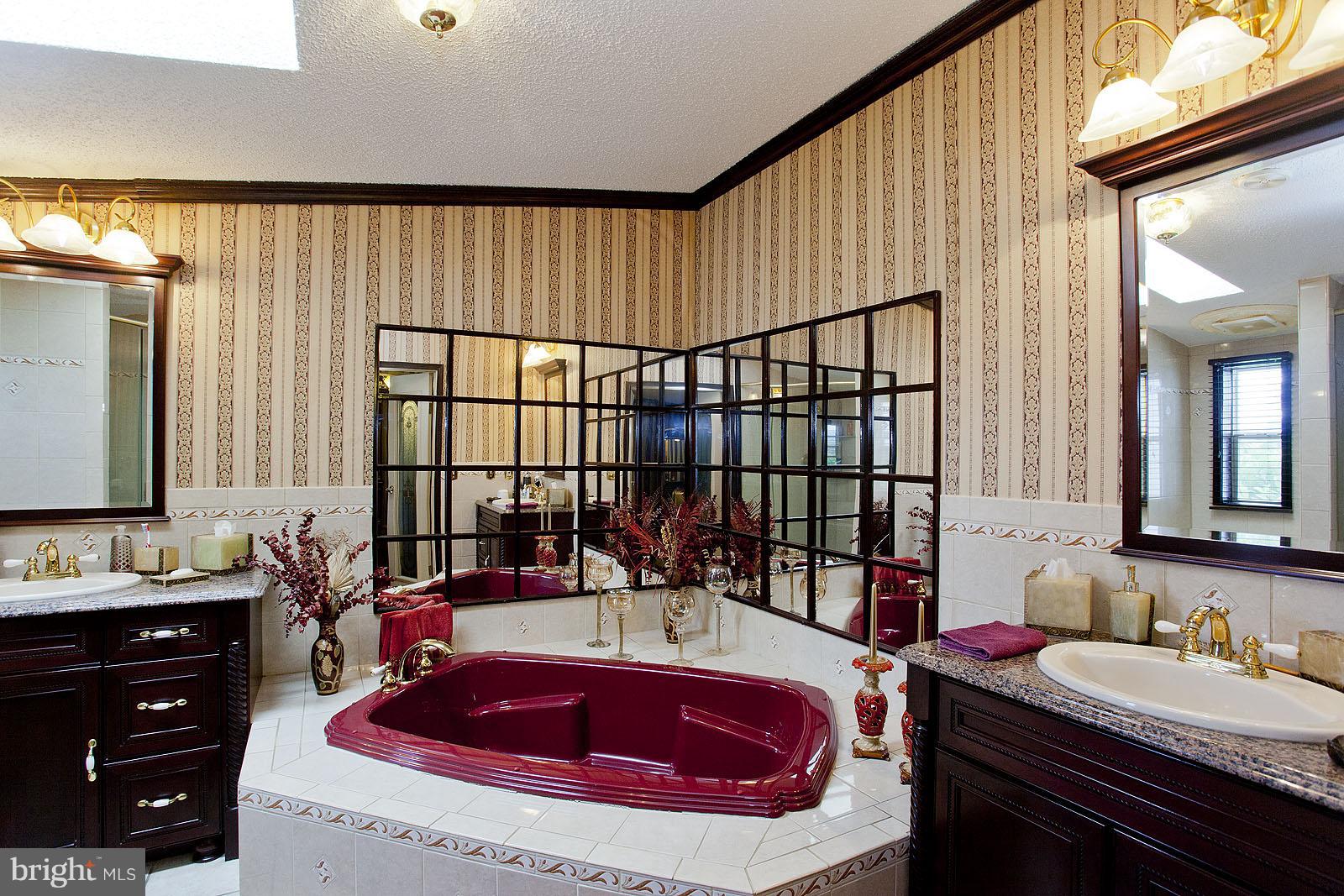 13072 Old Stillhouse Road Boston, VA 22713 - Photo 23 of 30 Bath (Master)