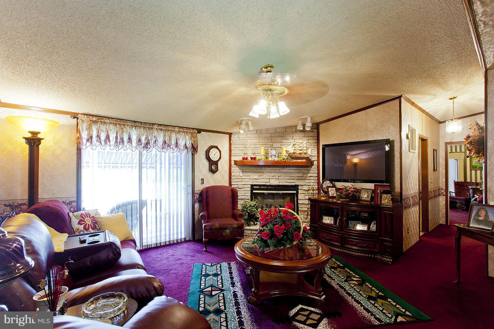 13072 Old Stillhouse Road Boston, VA 22713 - Photo 8 of 30 Living Room