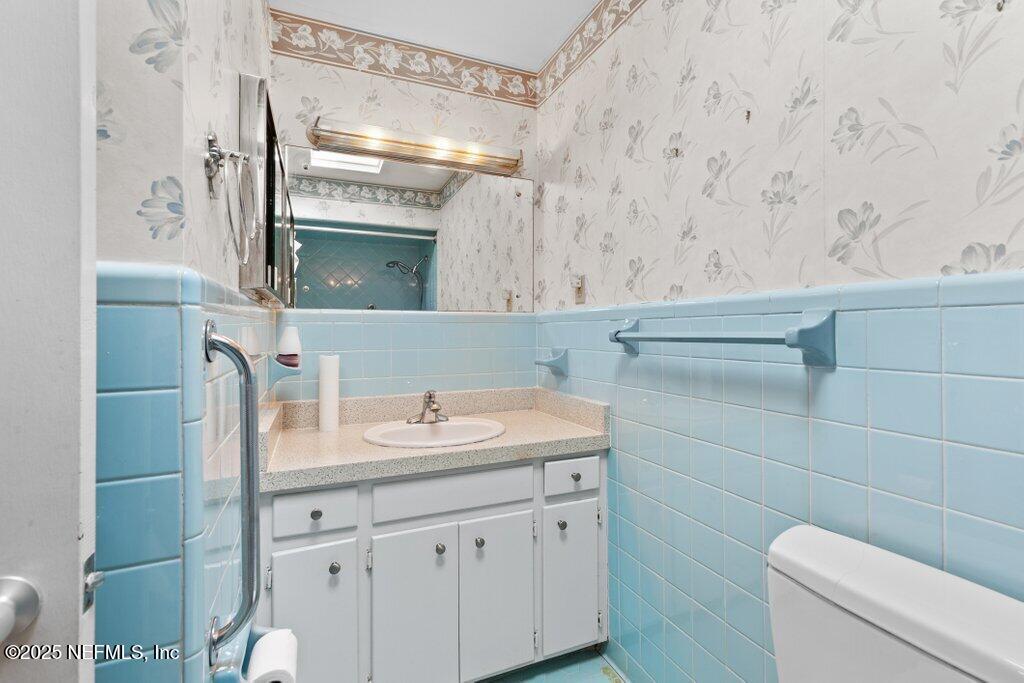 1702 Samontee Road Jacksonville, FL 32211 - Photo 31 of 43 Bathroom