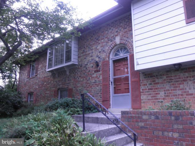 4105 Sir Walter Road Olney, MD 20832 - Photo 1 of 18 Front Entrance