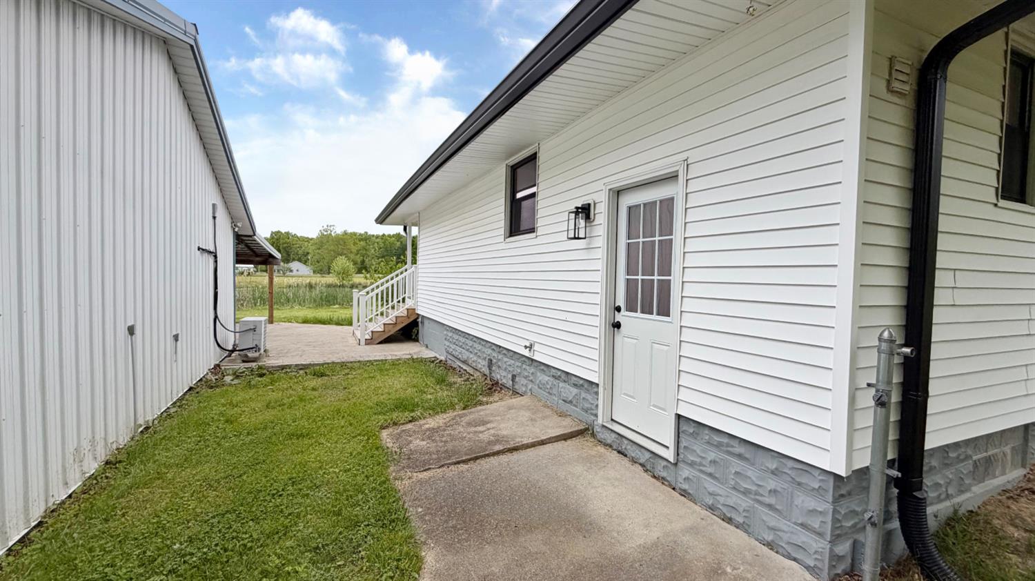 19021 North Hogan Road Aurora, IN 47001 - Photo 4 of 50
