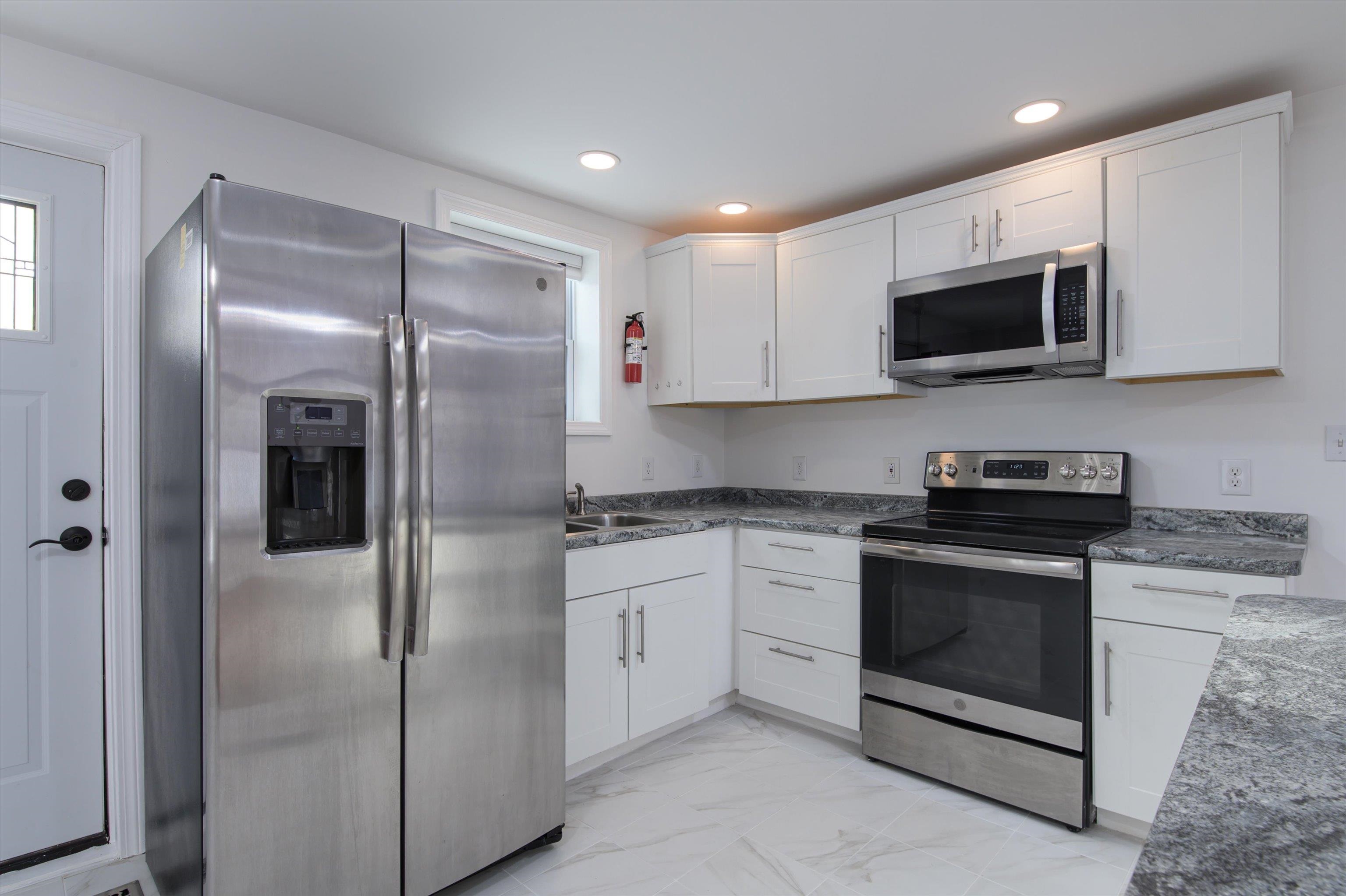 130 Curtis Avenue Rutland, VT 05701 - Photo 6 of 32