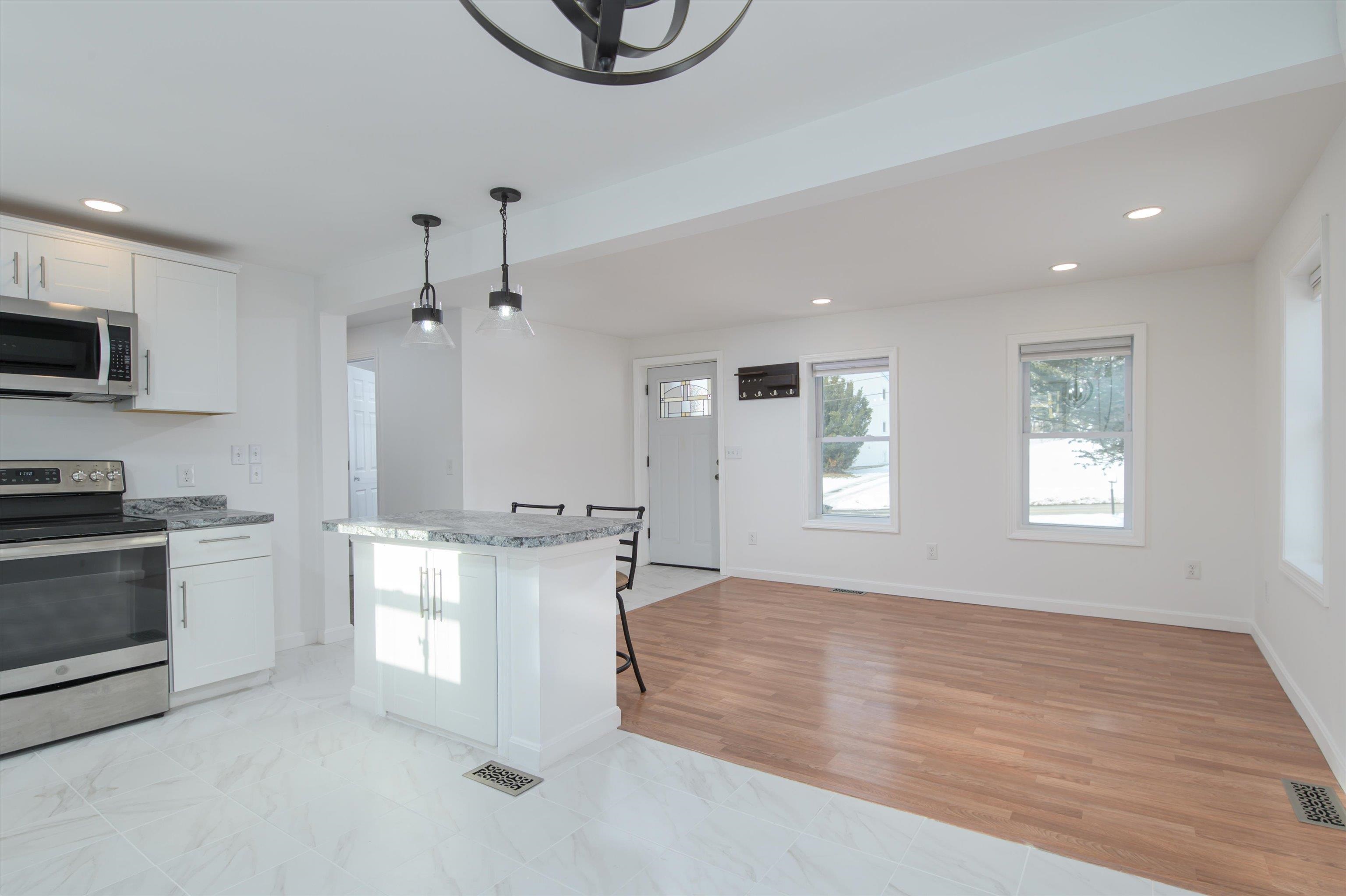 130 Curtis Avenue Rutland, VT 05701 - Photo 7 of 32