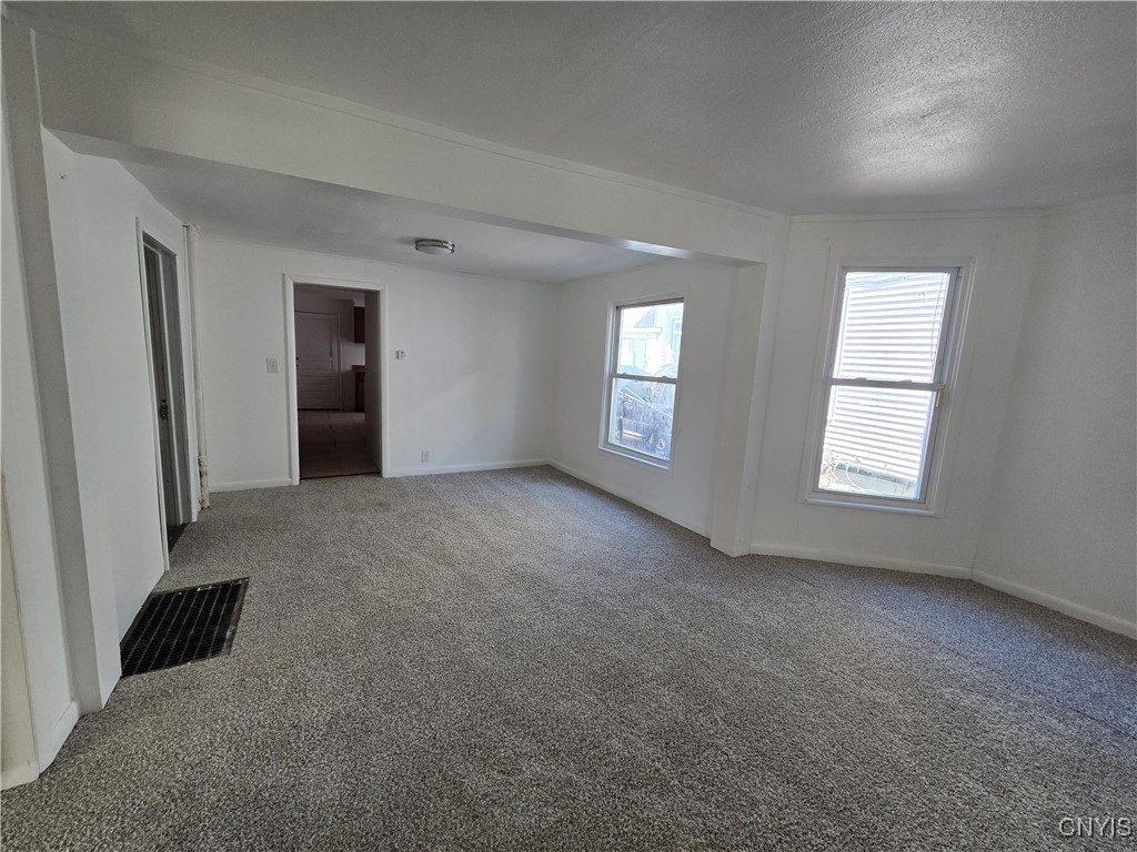 460 Shonnard Street Syracuse, NY 13204 - Photo 11 of 45