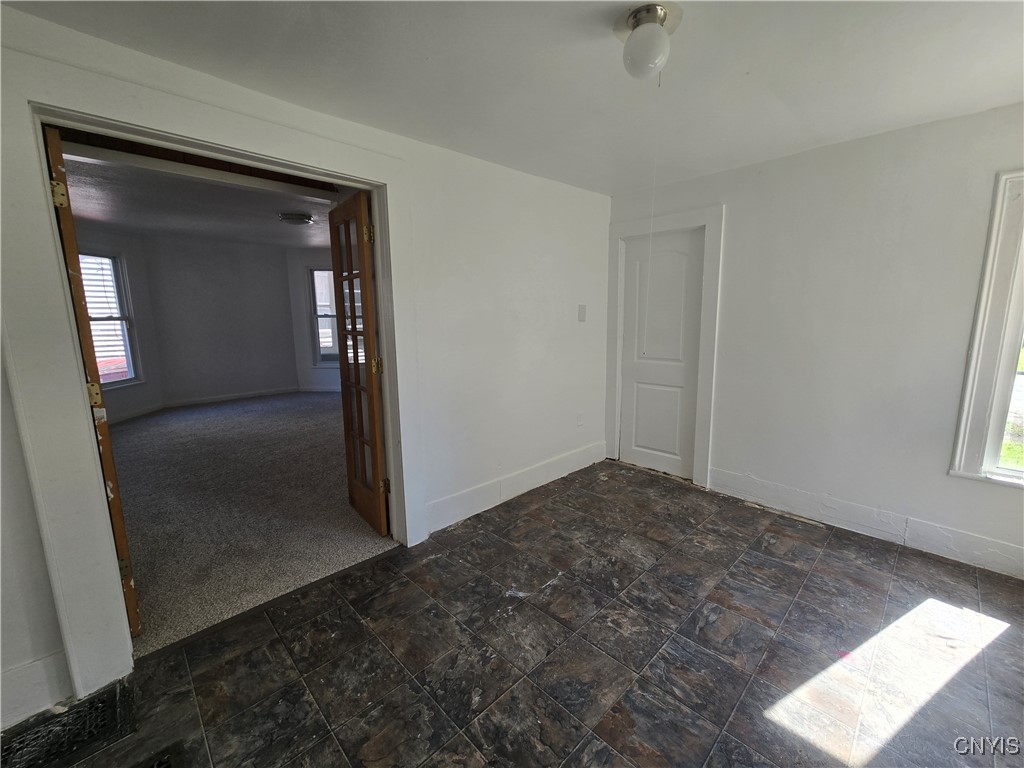 460 Shonnard Street Syracuse, NY 13204 - Photo 13 of 45