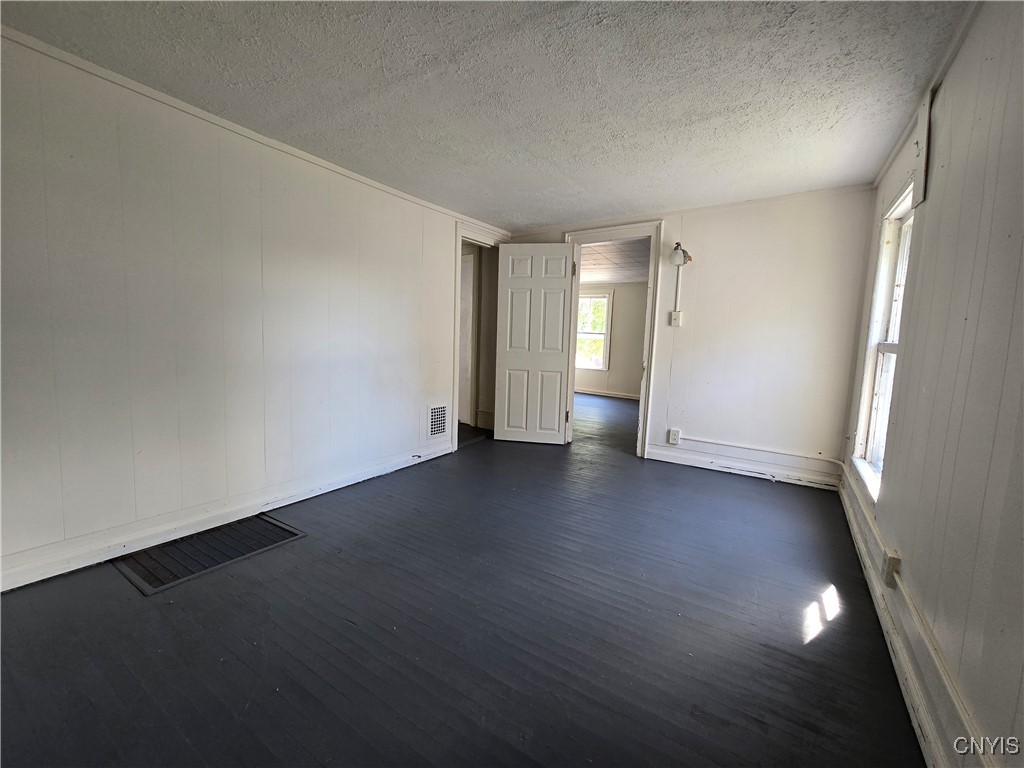 460 Shonnard Street Syracuse, NY 13204 - Photo 32 of 45