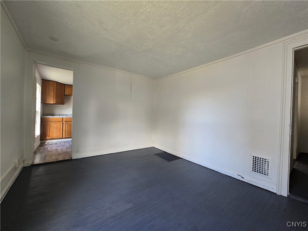 460 Shonnard Street Syracuse, NY 13204 - Photo 33 of 45