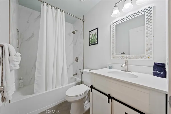 $3,225 | 80695 Columbia Avenue, Indio, CA 92201