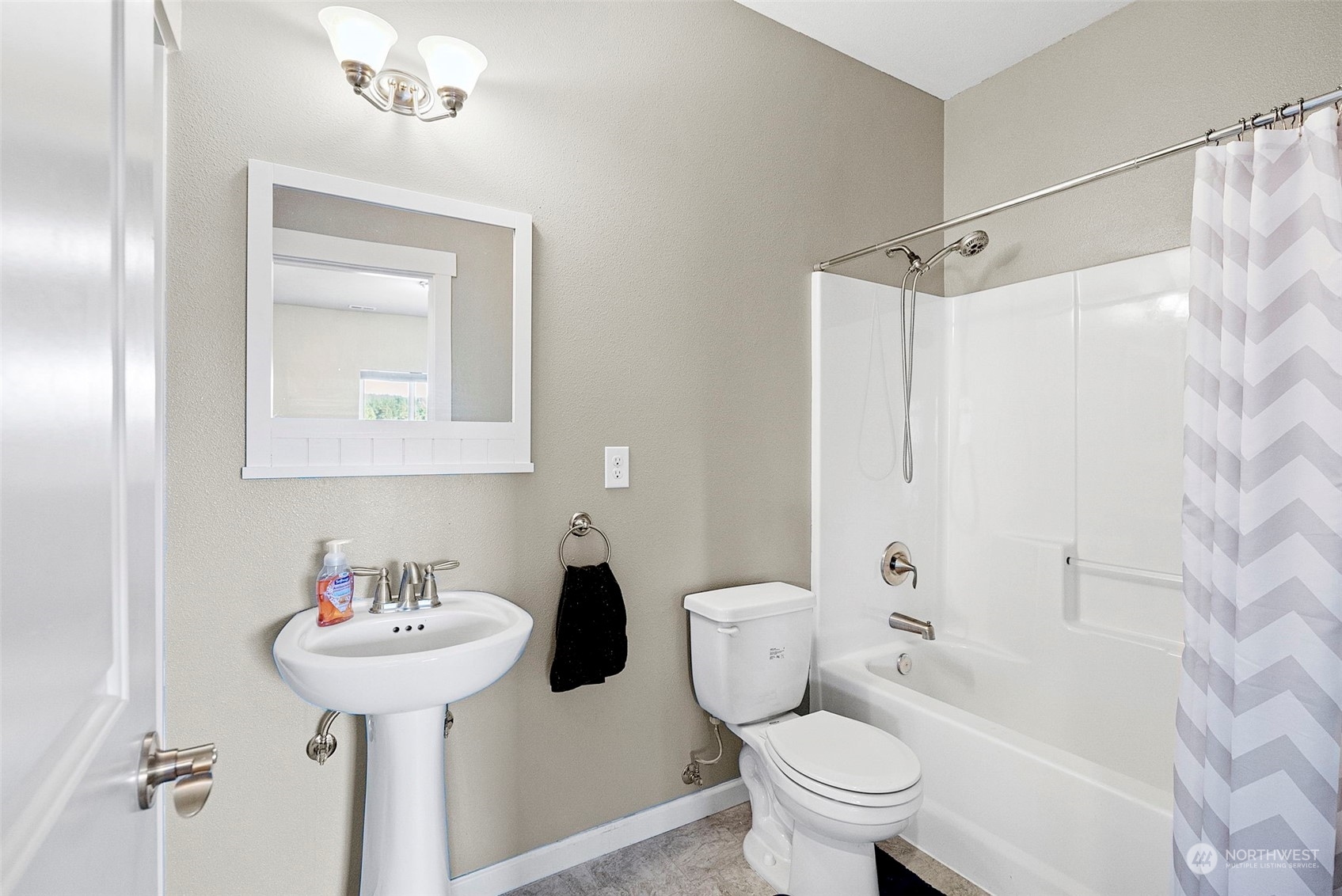 561 East Soderberg Road Allyn, WA 98524 - Photo 12 of 40 Gallery Image 12
