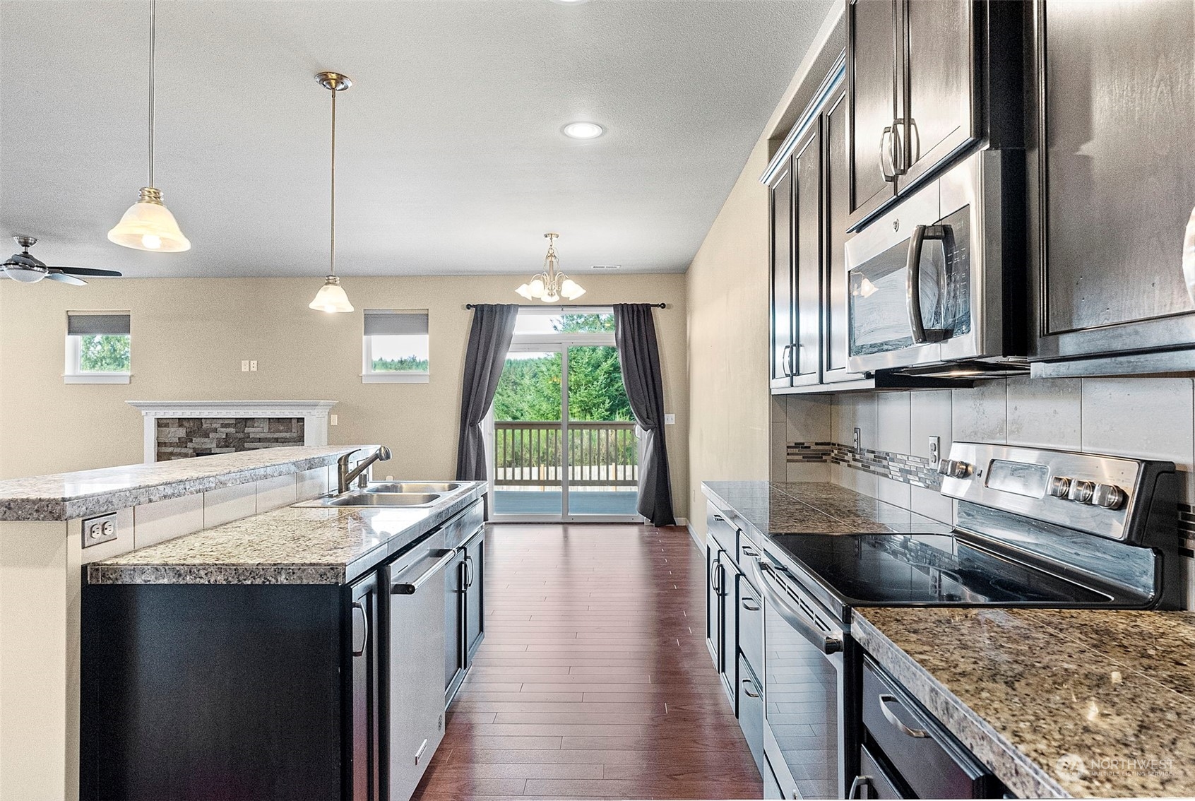 561 East Soderberg Road Allyn, WA 98524 - Photo 3 of 40 Gallery Image 3