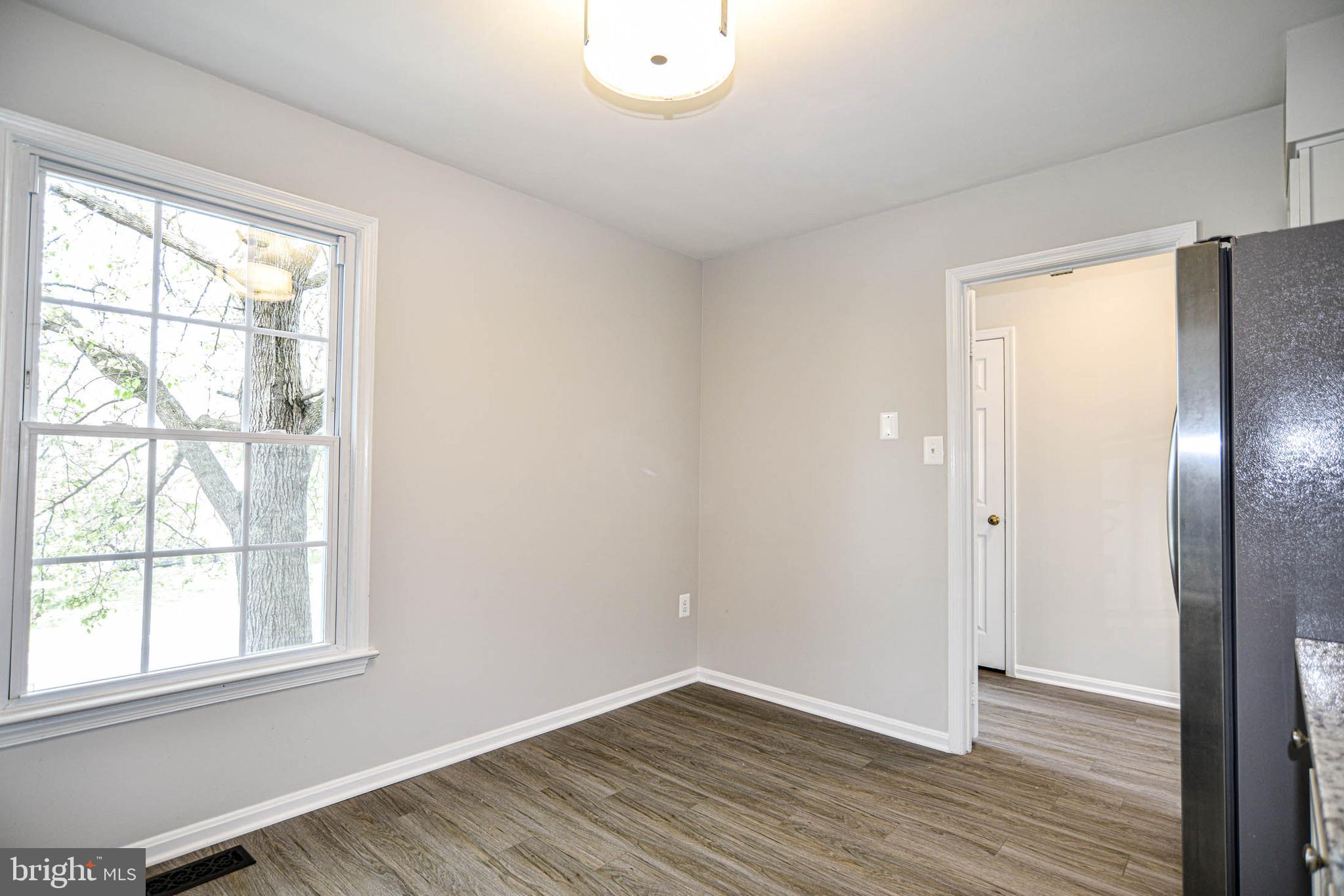 8007 Edinburgh Drive Springfield, VA 22153 - Photo 4 of 40