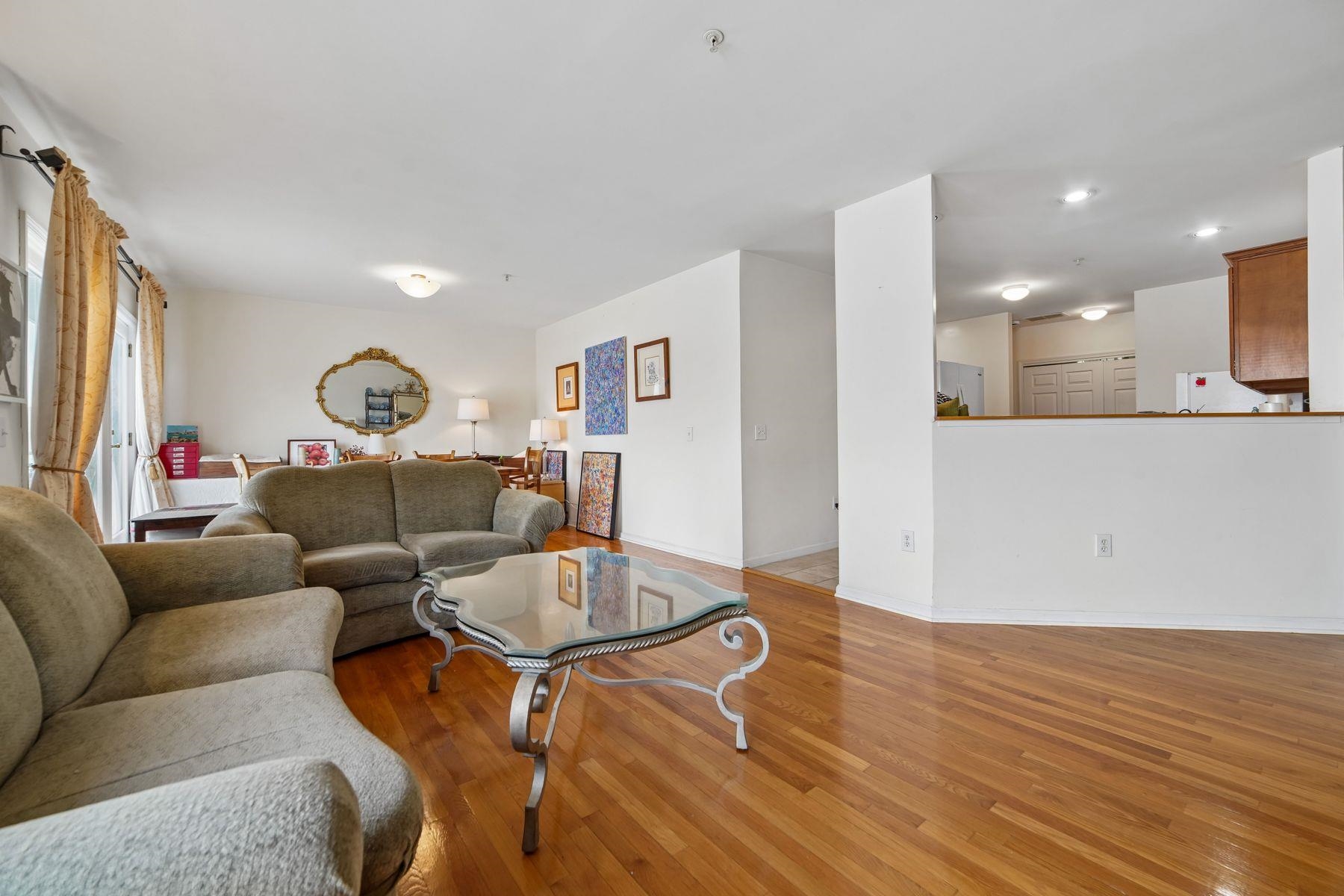 249 The Promenade Edgewater, NJ 07020 - Photo 3 of 28 Gallery Image 3