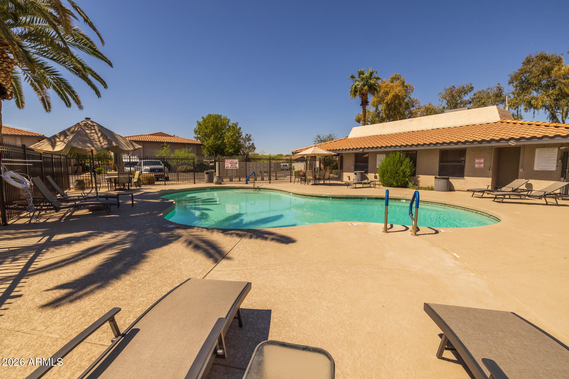1402 East Guadalupe Road, Unit 215 Tempe, AZ 85283 - Photo 21 of 24 25)COMMUNITY POOL