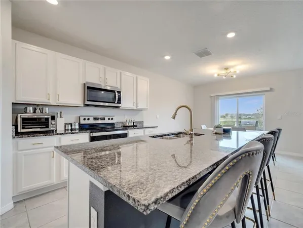 $2,550 | 417 Noble Avenue, Davenport, FL 33837