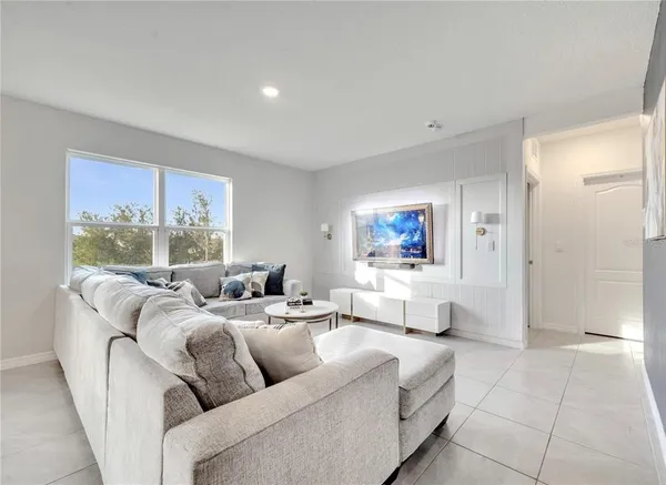 $2,550 | 417 Noble Avenue, Davenport, FL 33837