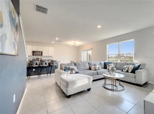 $2,550 | 417 Noble Avenue, Davenport, FL 33837