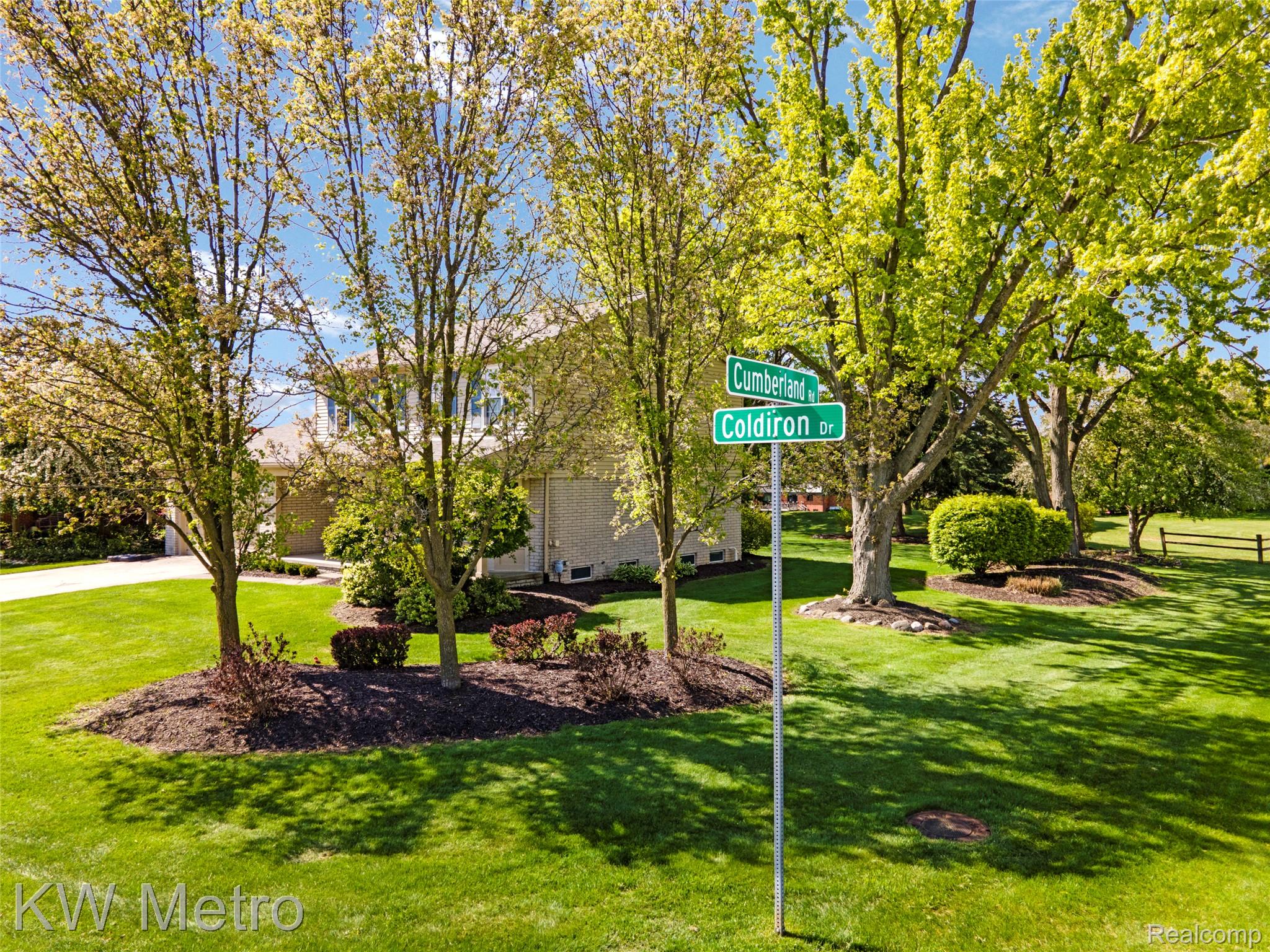 477 Coldiron Drive Rochester, MI 48307 - Photo 39 of 52 DJI_0192.jpg
