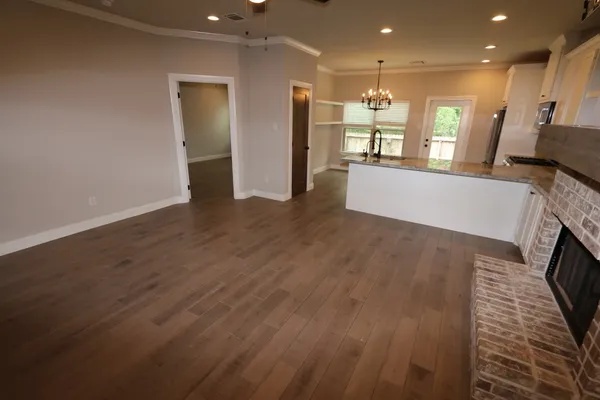 $2,850 | 150 Harbour Town Circle, Montgomery, TX 77356