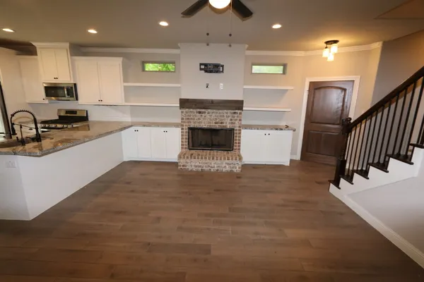 $2,850 | 150 Harbour Town Circle, Montgomery, TX 77356