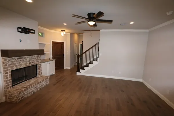 $2,850 | 150 Harbour Town Circle, Montgomery, TX 77356