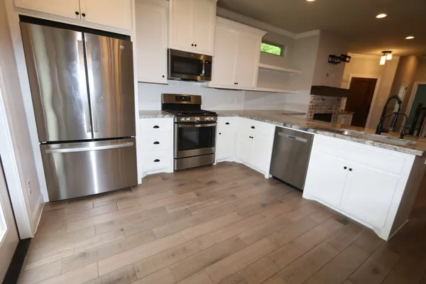 $2,850 | 150 Harbour Town Circle, Montgomery, TX 77356