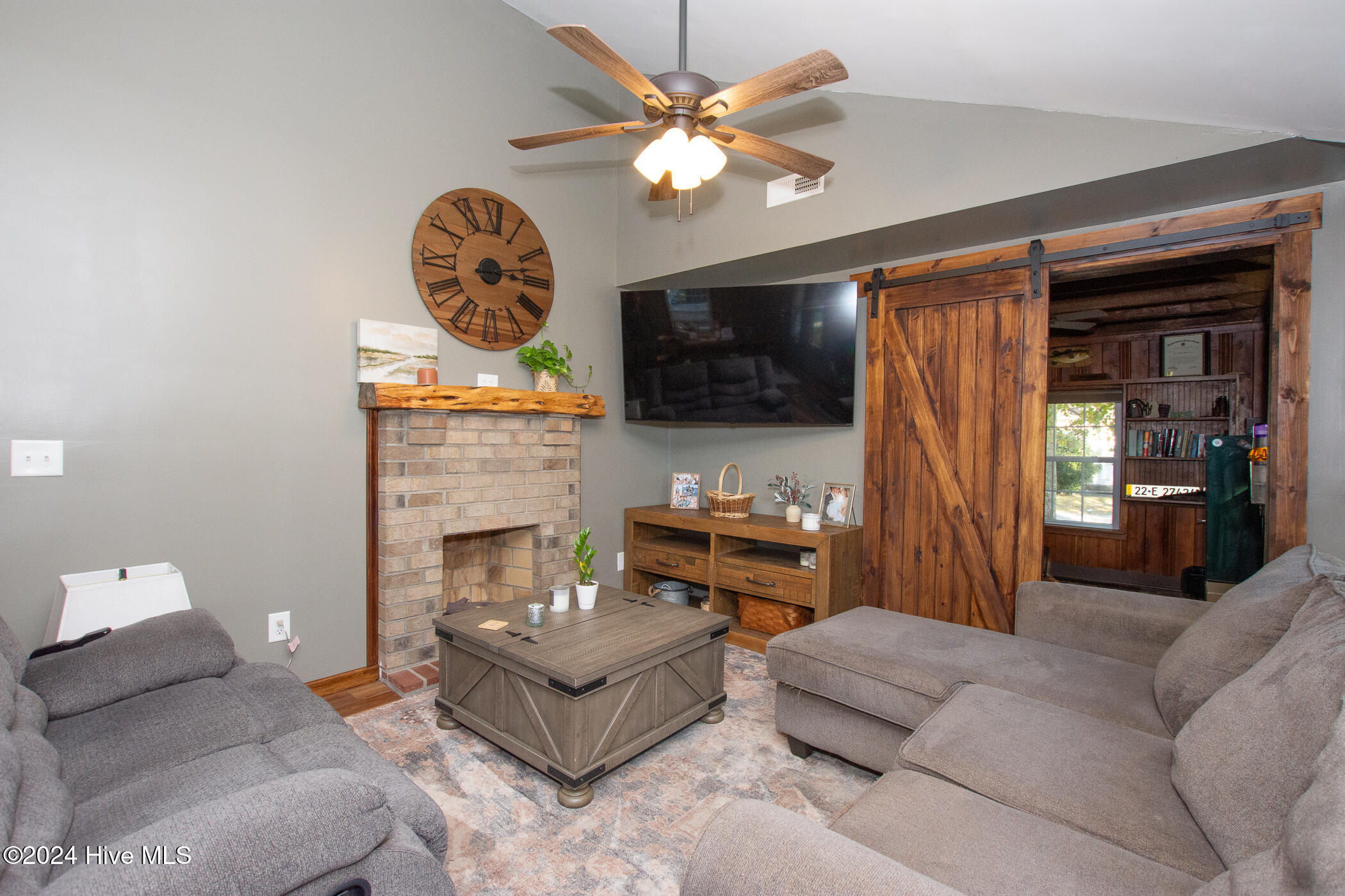 166 Verona Road Jacksonville, NC 28540 - Photo 9 of 52 Living room