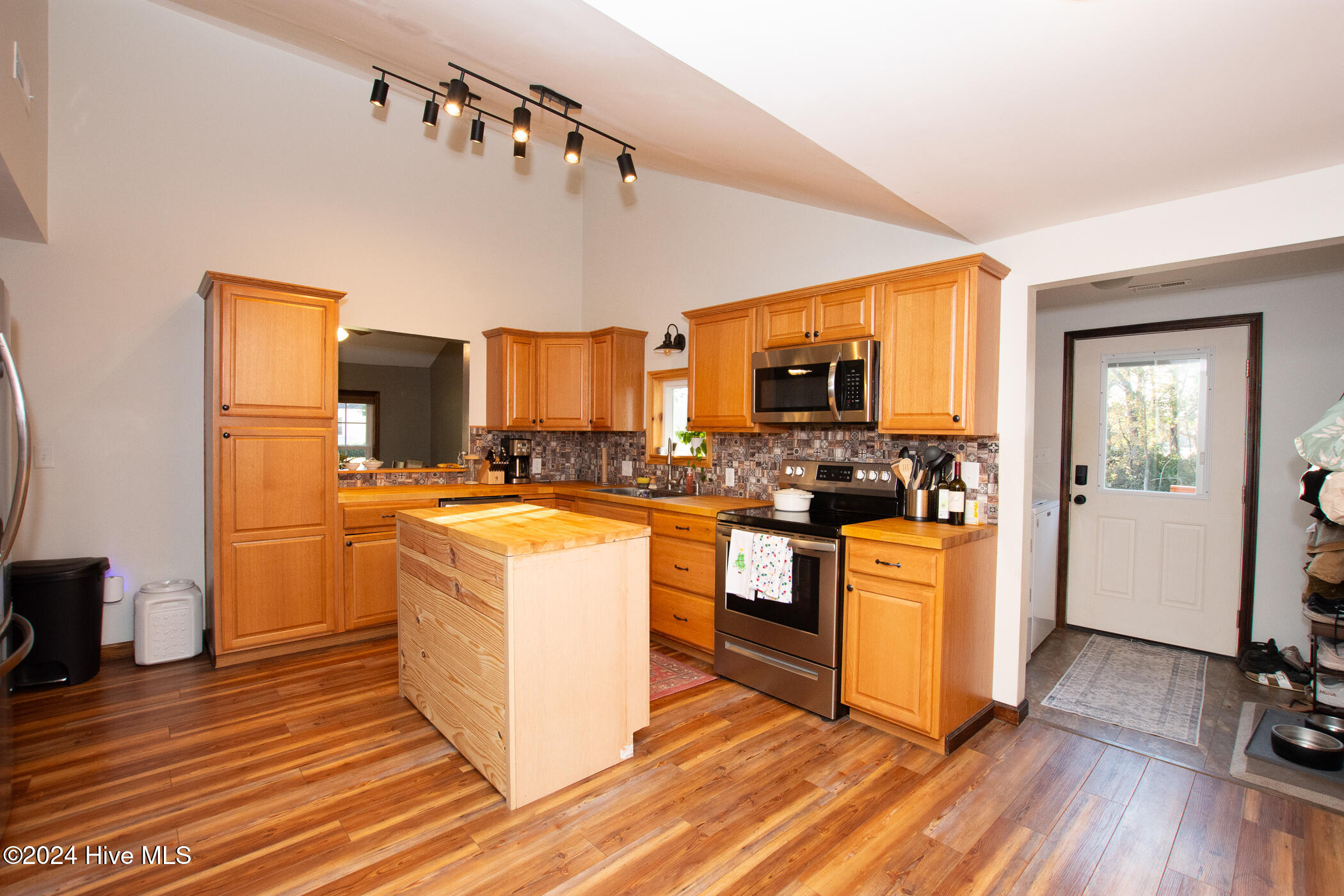 166 Verona Road Jacksonville, NC 28540 - Photo 17 of 52 Kitchen