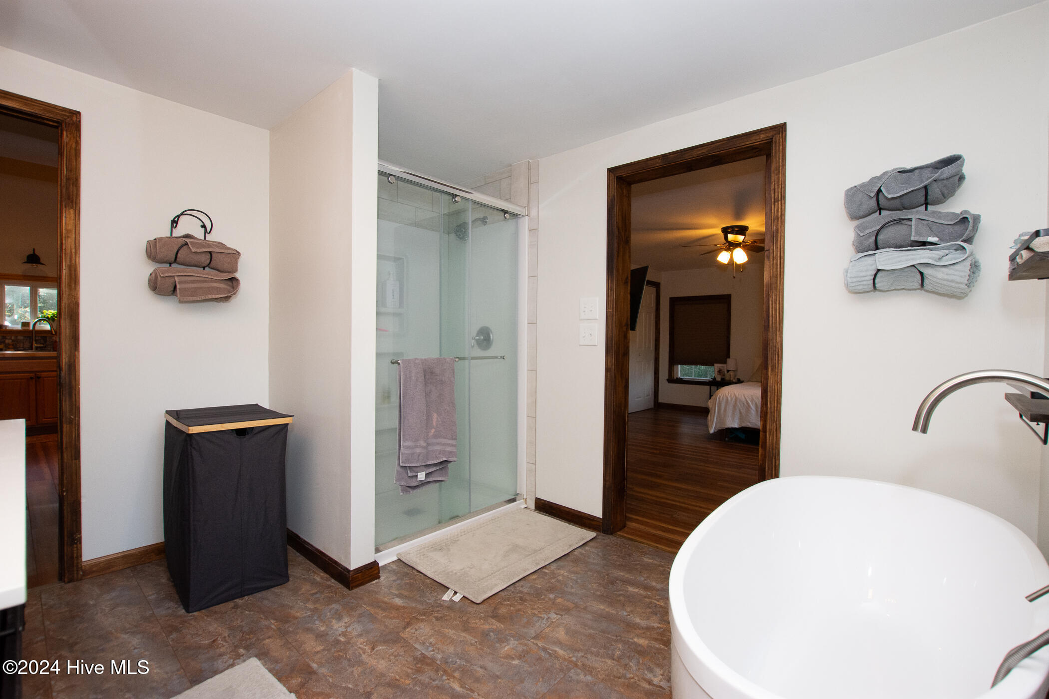 166 Verona Road Jacksonville, NC 28540 - Photo 26 of 52 Entering to the primary bedroom