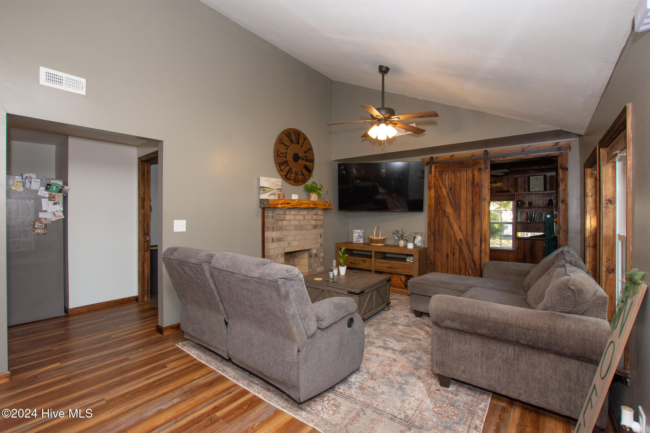 166 Verona Road Jacksonville, NC 28540 - Photo 7 of 52 Living room