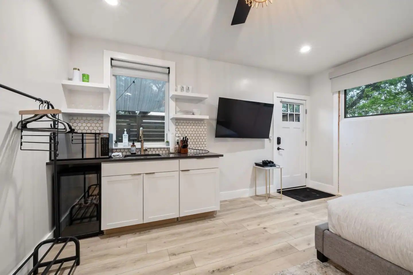 2311 East 8th Street, Unit 2 Austin, TX 78702 - Photo 23 of 37