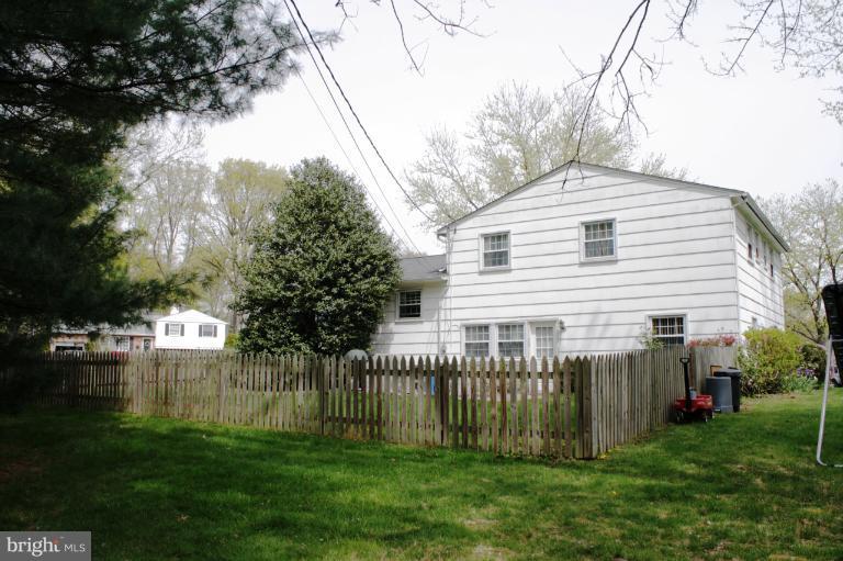 210 Margate Road Lutherville-Timonium, MD 21093 - Photo 1 of 19 Fenced yard