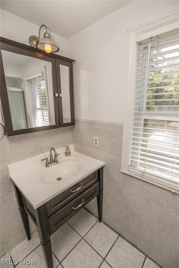 4062 Bushnell Road University Heights, OH 44118 - Photo 26 of 35 Gallery Image 26