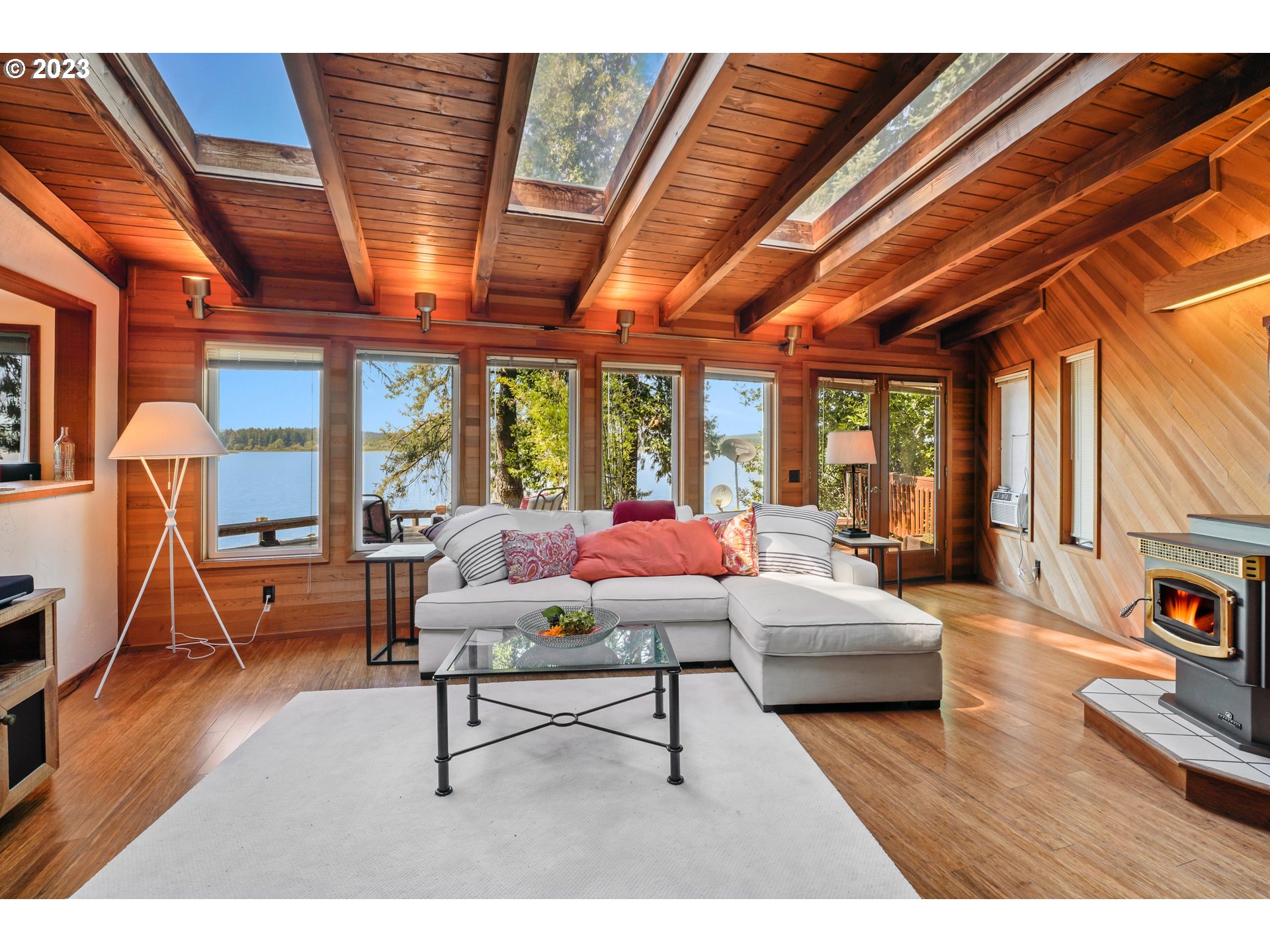 89136 Conrad Road Veneta, OR 97487 - Photo 13 of 43 Sun Room