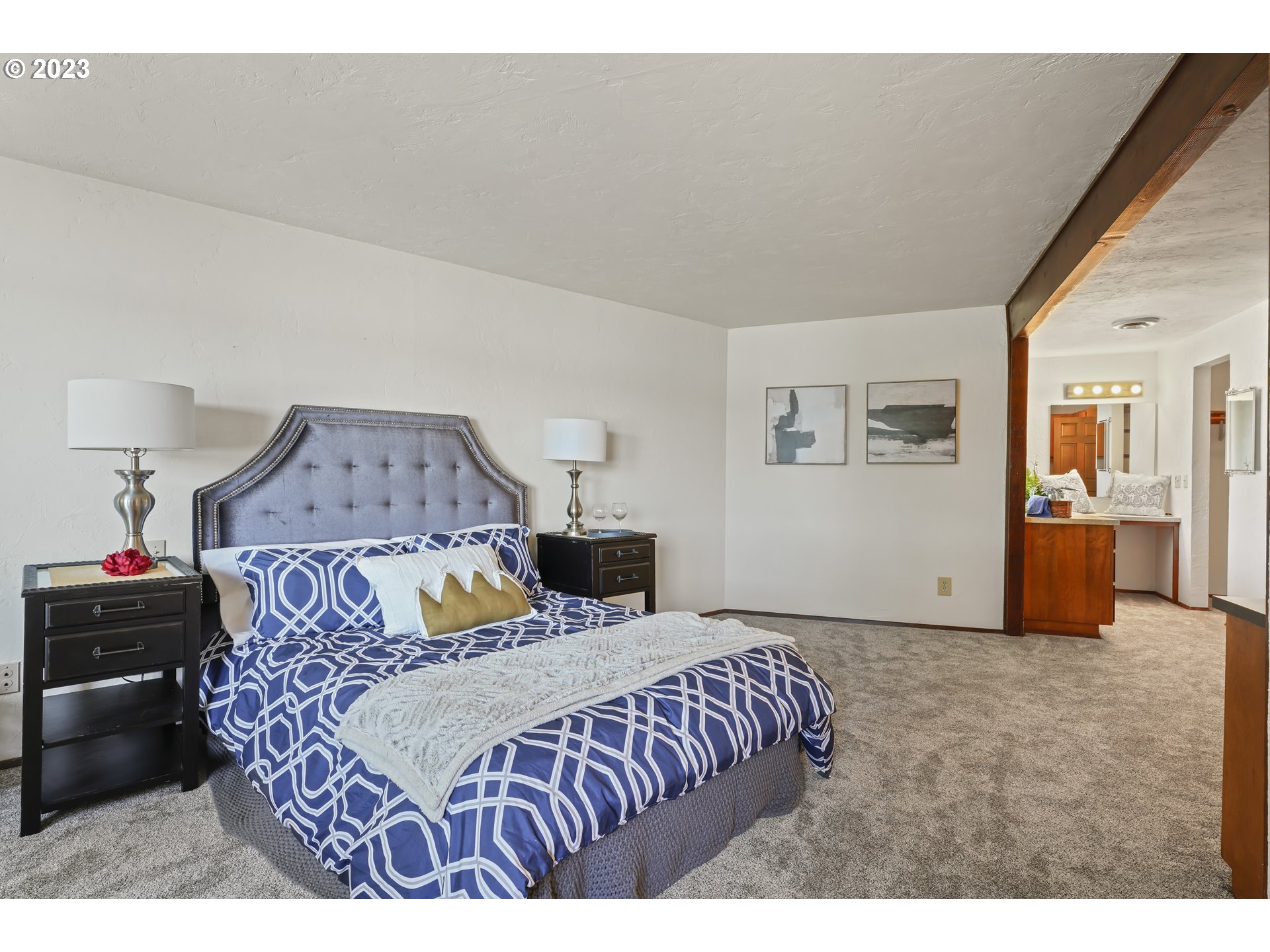 89136 Conrad Road Veneta, OR 97487 - Photo 21 of 43 Owner's Suite Bedroom