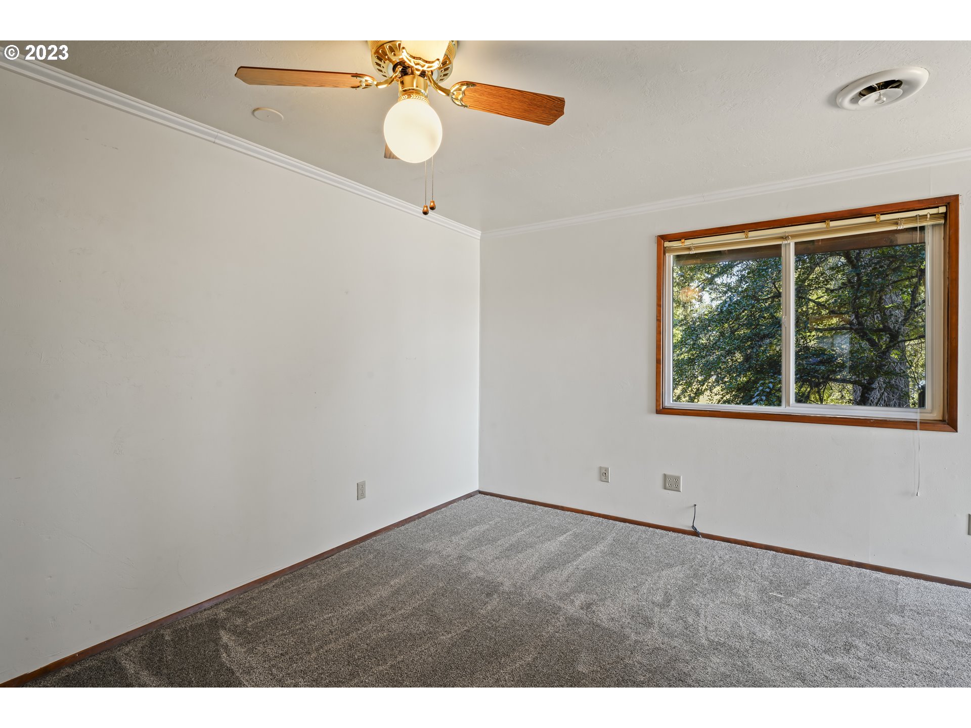 89136 Conrad Road Veneta, OR 97487 - Photo 27 of 43 Bedroom