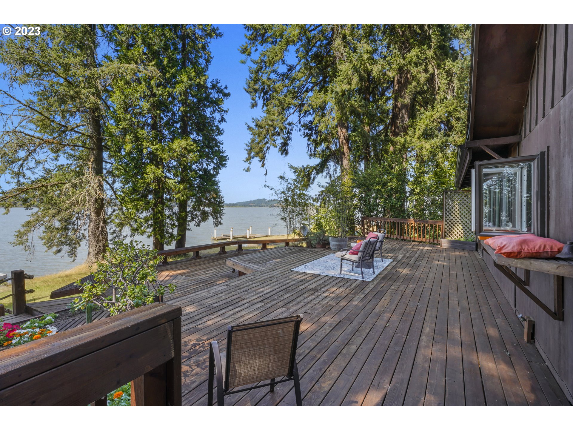 89136 Conrad Road Veneta, OR 97487 - Photo 34 of 43 Deck