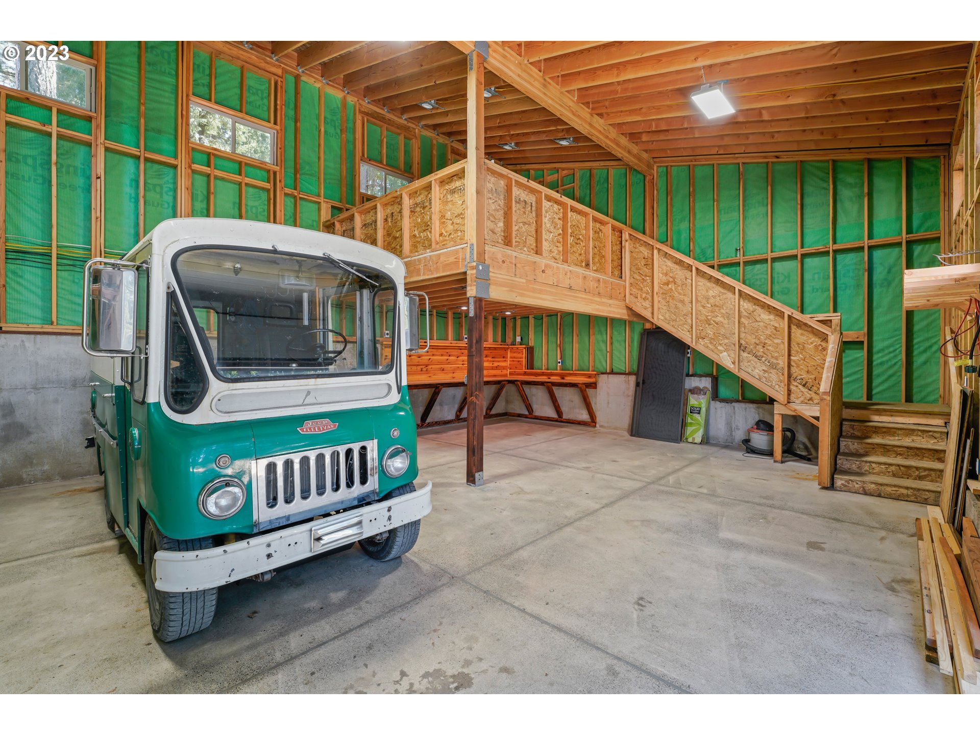 89136 Conrad Road Veneta, OR 97487 - Photo 40 of 43 Garage