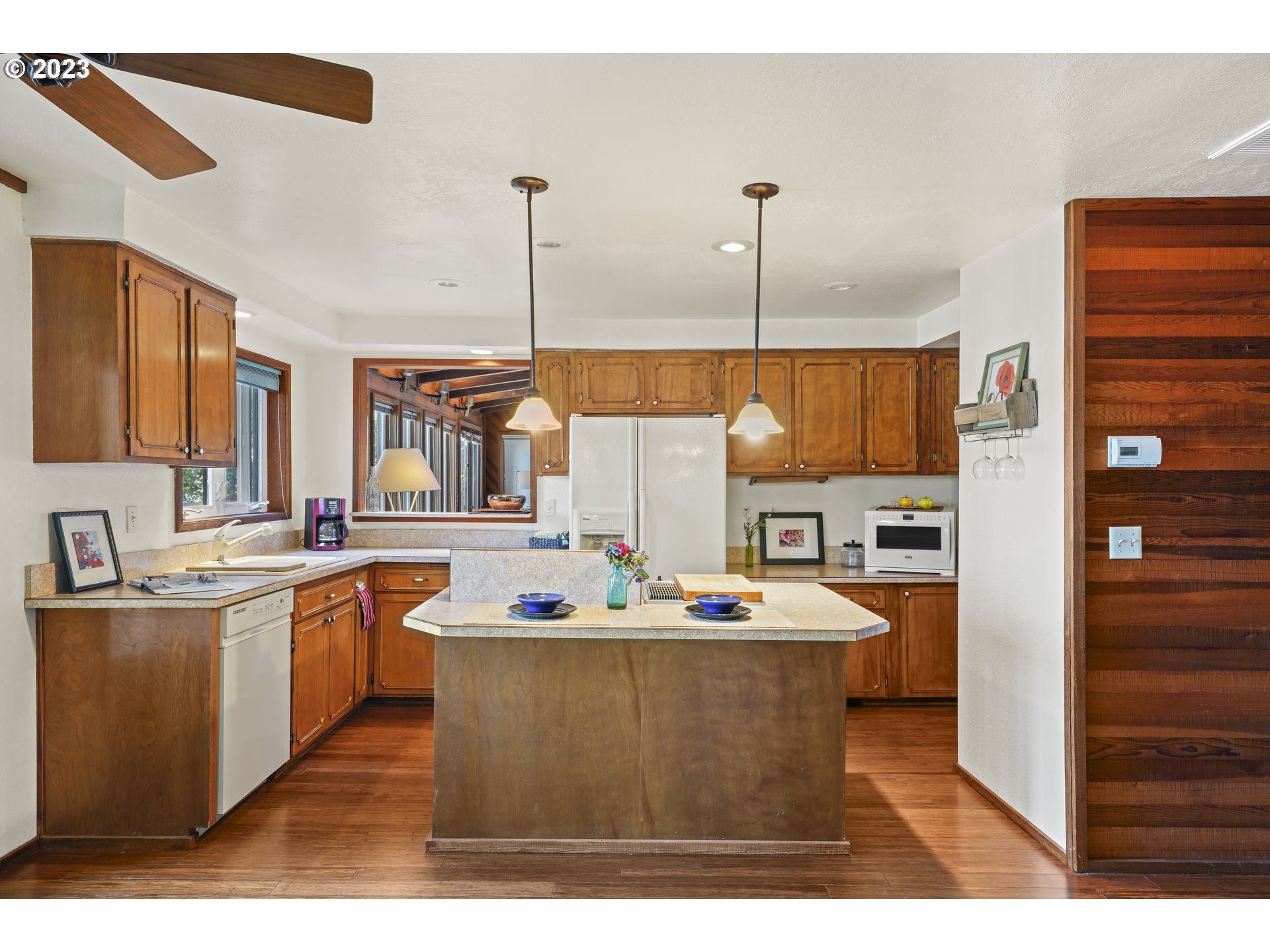 89136 Conrad Road Veneta, OR 97487 - Photo 8 of 43 Kitchen