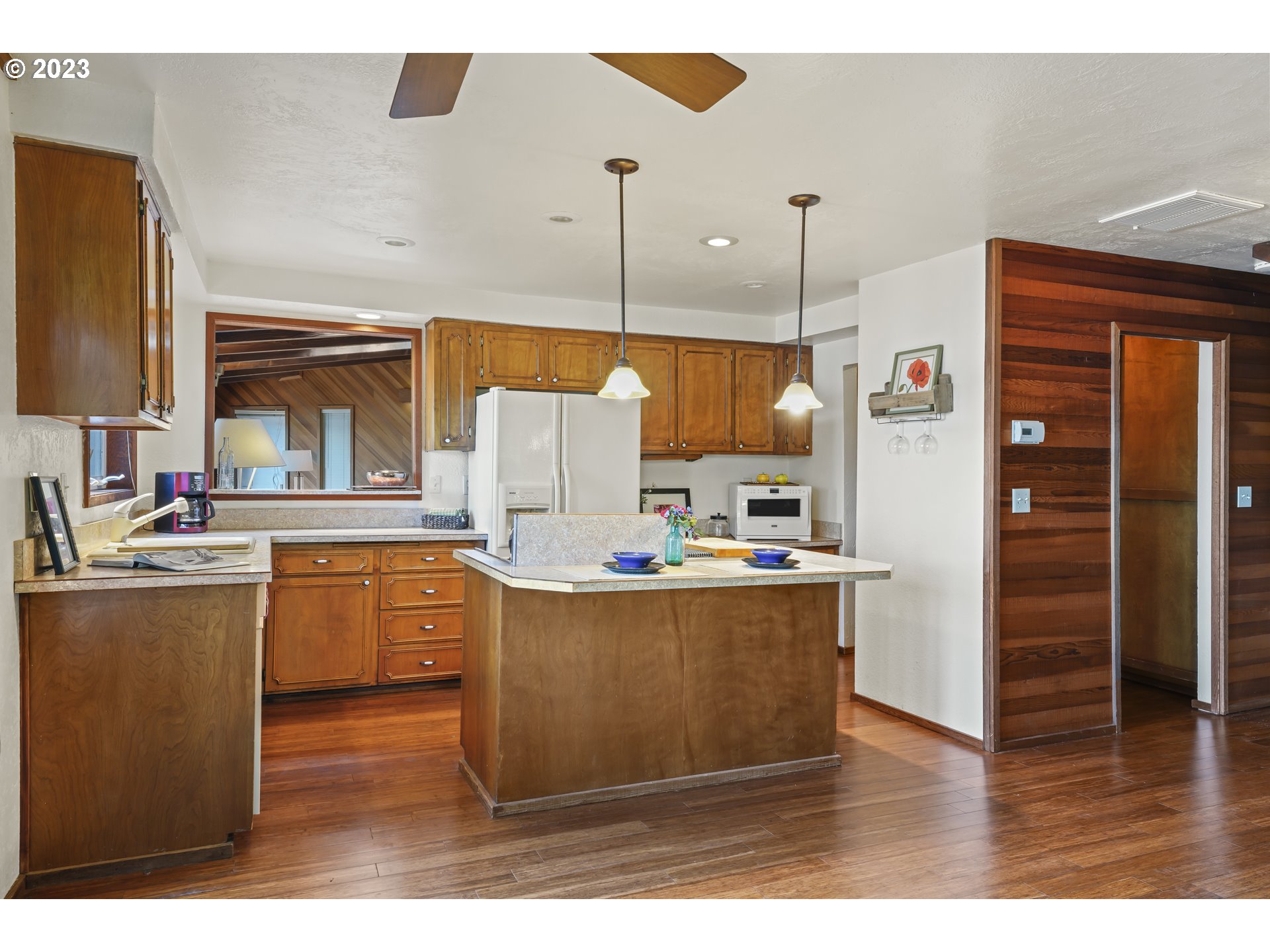 89136 Conrad Road Veneta, OR 97487 - Photo 9 of 43 Kitchen