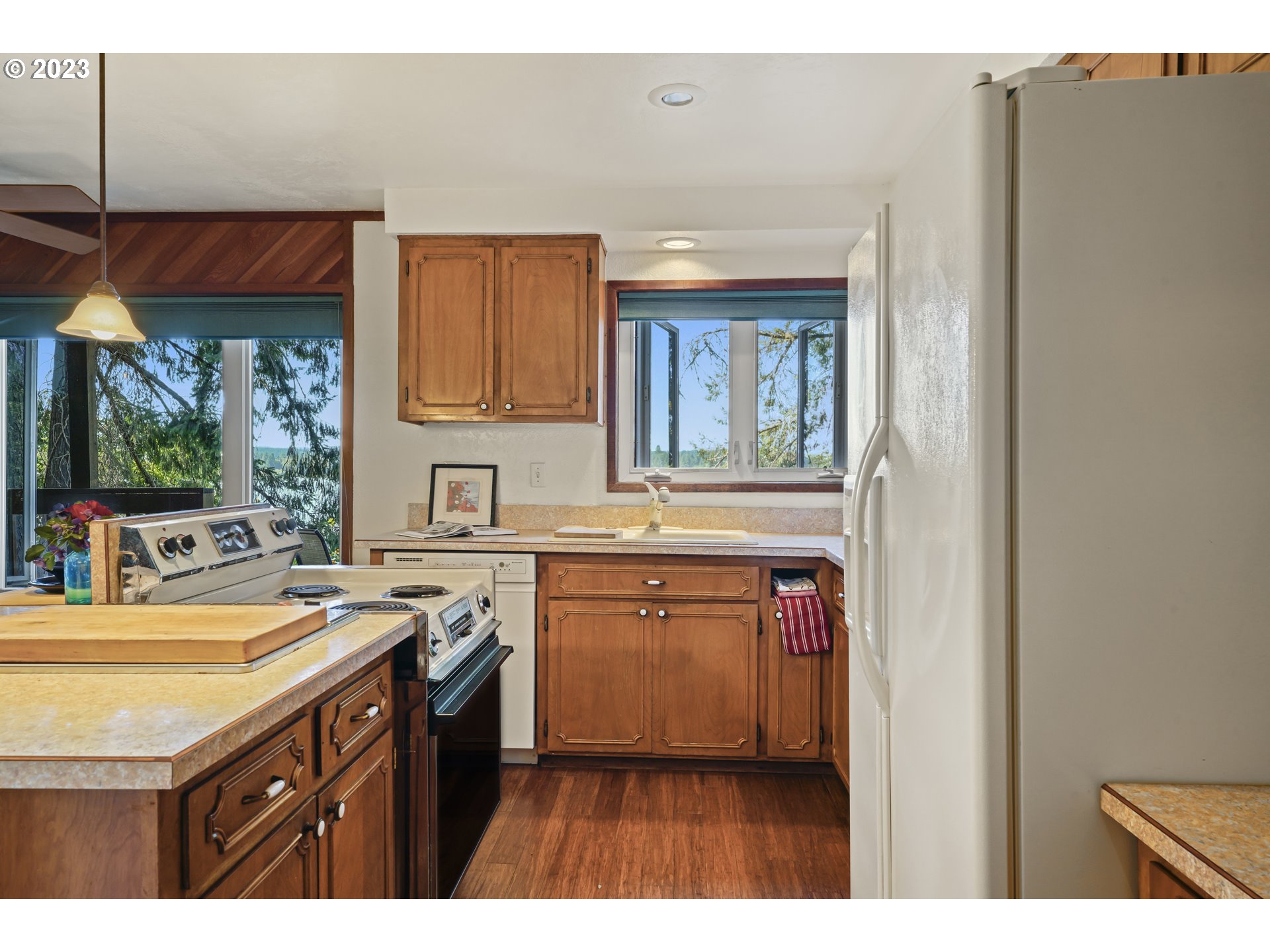89136 Conrad Road Veneta, OR 97487 - Photo 10 of 43 Gallery Image 10