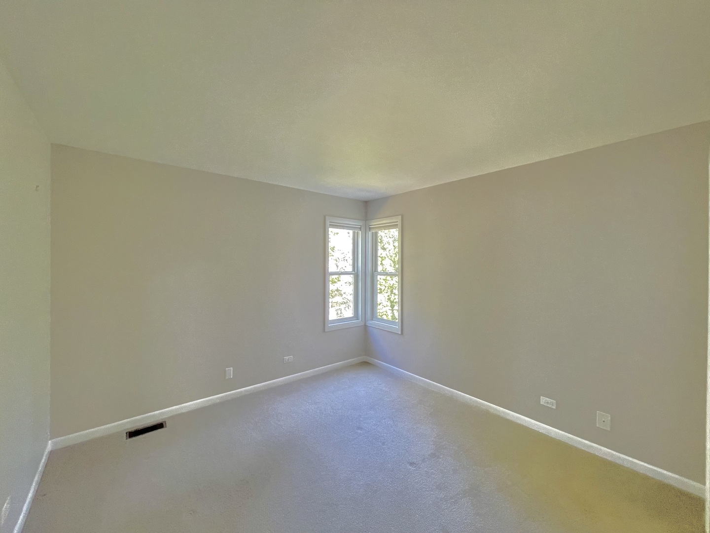 2250 Lakeside Drive Aurora, IL 60504 - Photo 14 of 26 an empty room with windows