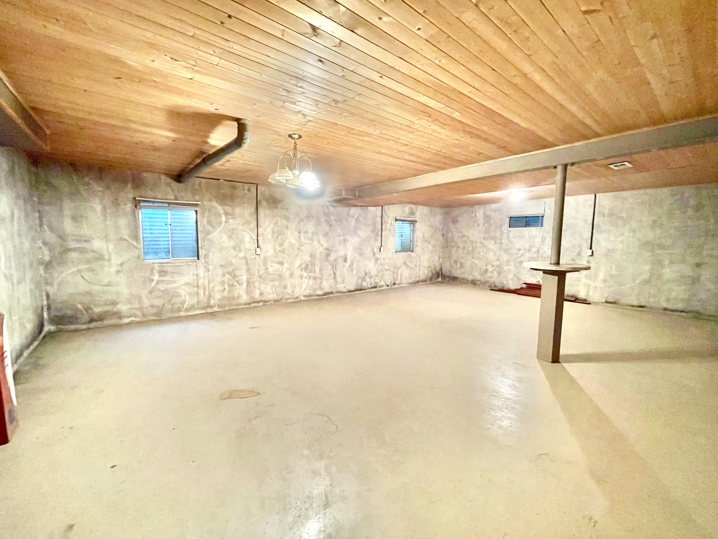 2250 Lakeside Drive Aurora, IL 60504 - Photo 25 of 26 a view of a livingroom with wooden floor