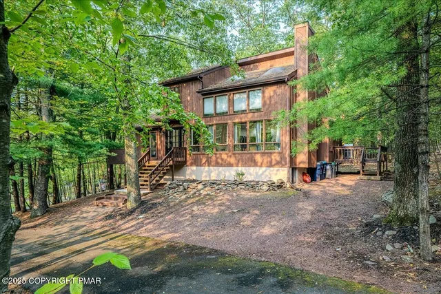 $459,000 | 1119 Kensington Drive, East Stroudsburg, PA 18301