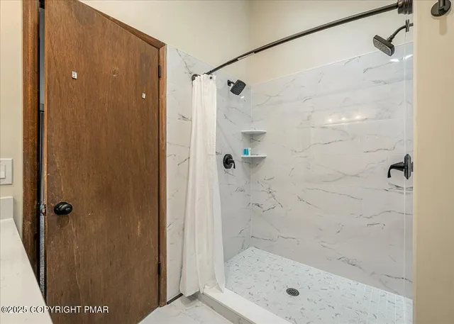 $459,000 | 1119 Kensington Drive, East Stroudsburg, PA 18301