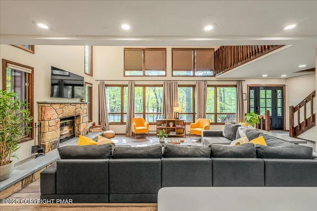 $459,000 | 1119 Kensington Drive, East Stroudsburg, PA 18301