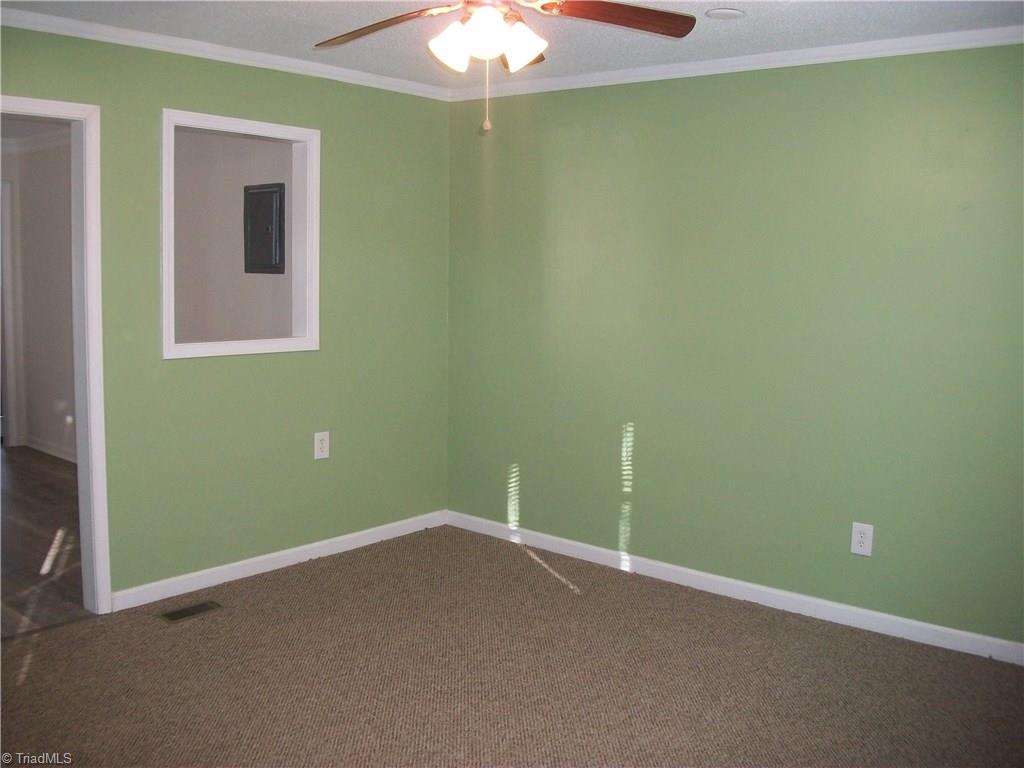 785 Light Road Thomasville, NC 27360 - Photo 2 of 21 LIVING ROOM/LOTS OF TRIM WORK