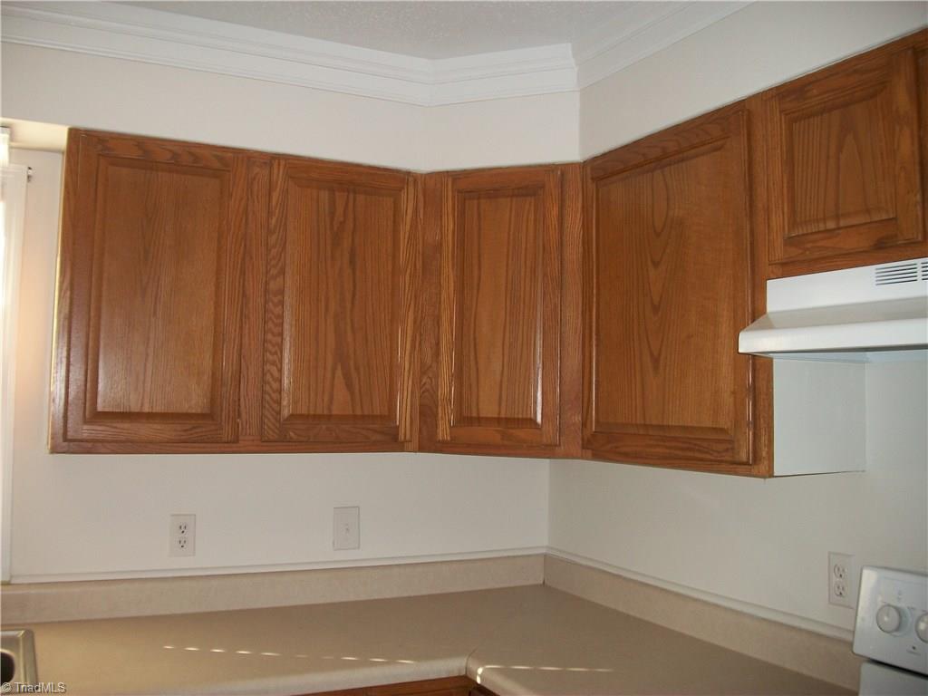 785 Light Road Thomasville, NC 27360 - Photo 10 of 21 KITCHEN/COUNTER SPACE/TRIM DETAIL